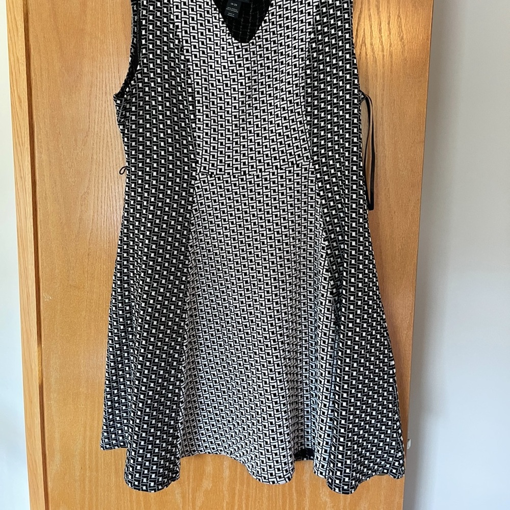Black and white stretch dress for work wear.